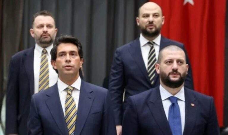 Fenerbahçeli yöneticiden Galatasaray’a tepki: “Böyle şüpheli bir şey hiçbir yerde görülmedi” – Son Dakika Spor Haberleri