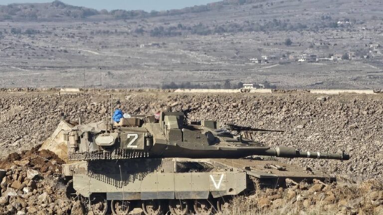 İsrail Ordusu Güney Lübnan’da evleri yakarak ateşkes ihlal ediyor