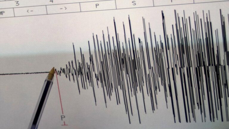 Endonezya’da 6 Magnitude Depremi