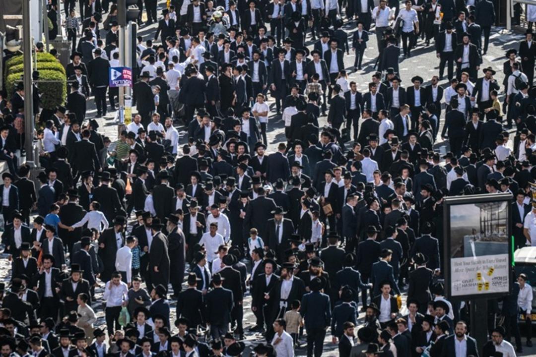 Binlerce ultra-Ortodoks Yahudi, İsrail'de zorunlu askerlik hizmetini protesto etti.