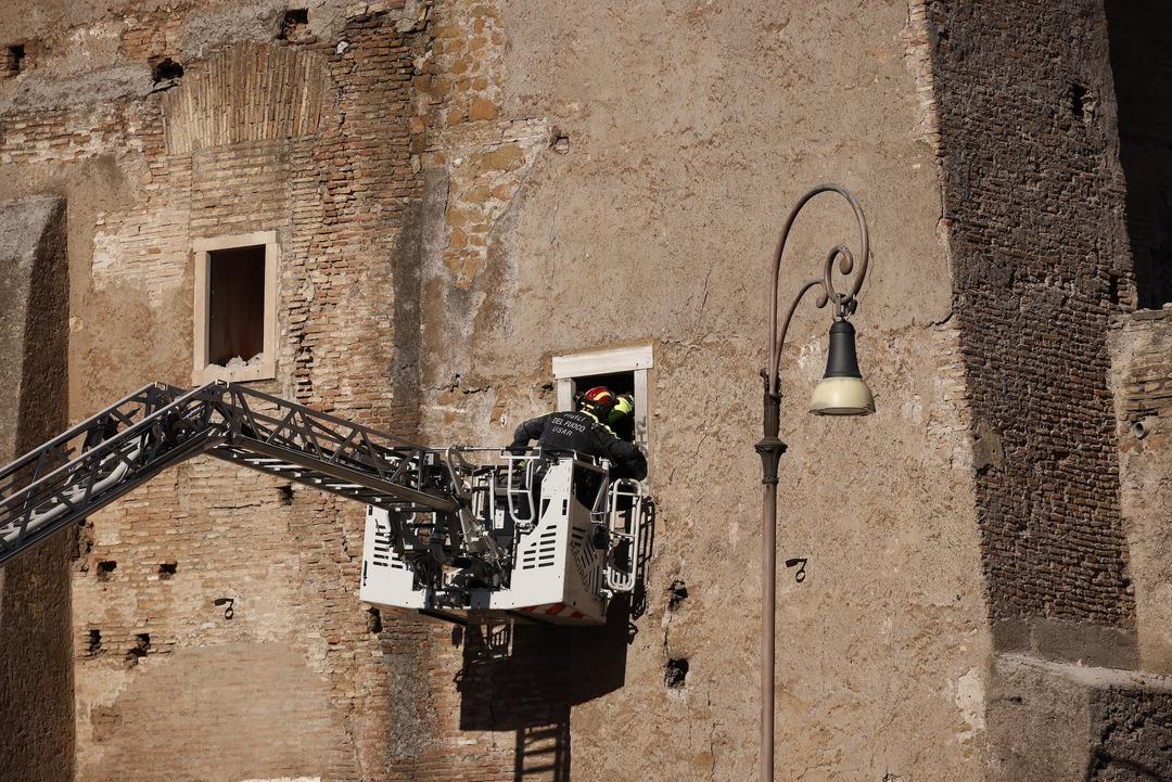 Avrupa'nın göbeğinde kule faciası: Bütün İtalya'yı paniğe sürükledi! Roma'da film kurtarma operasyonu 9